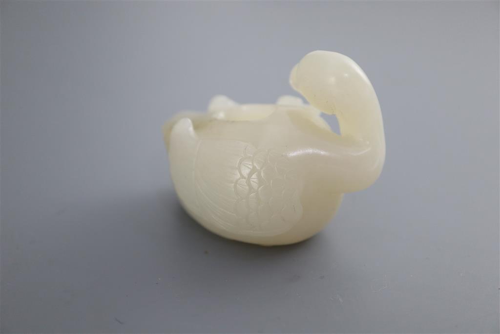 A Chinese white jade duck brushwasher, 4.7cm